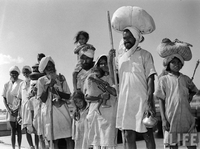 Sikh family migrating to India
